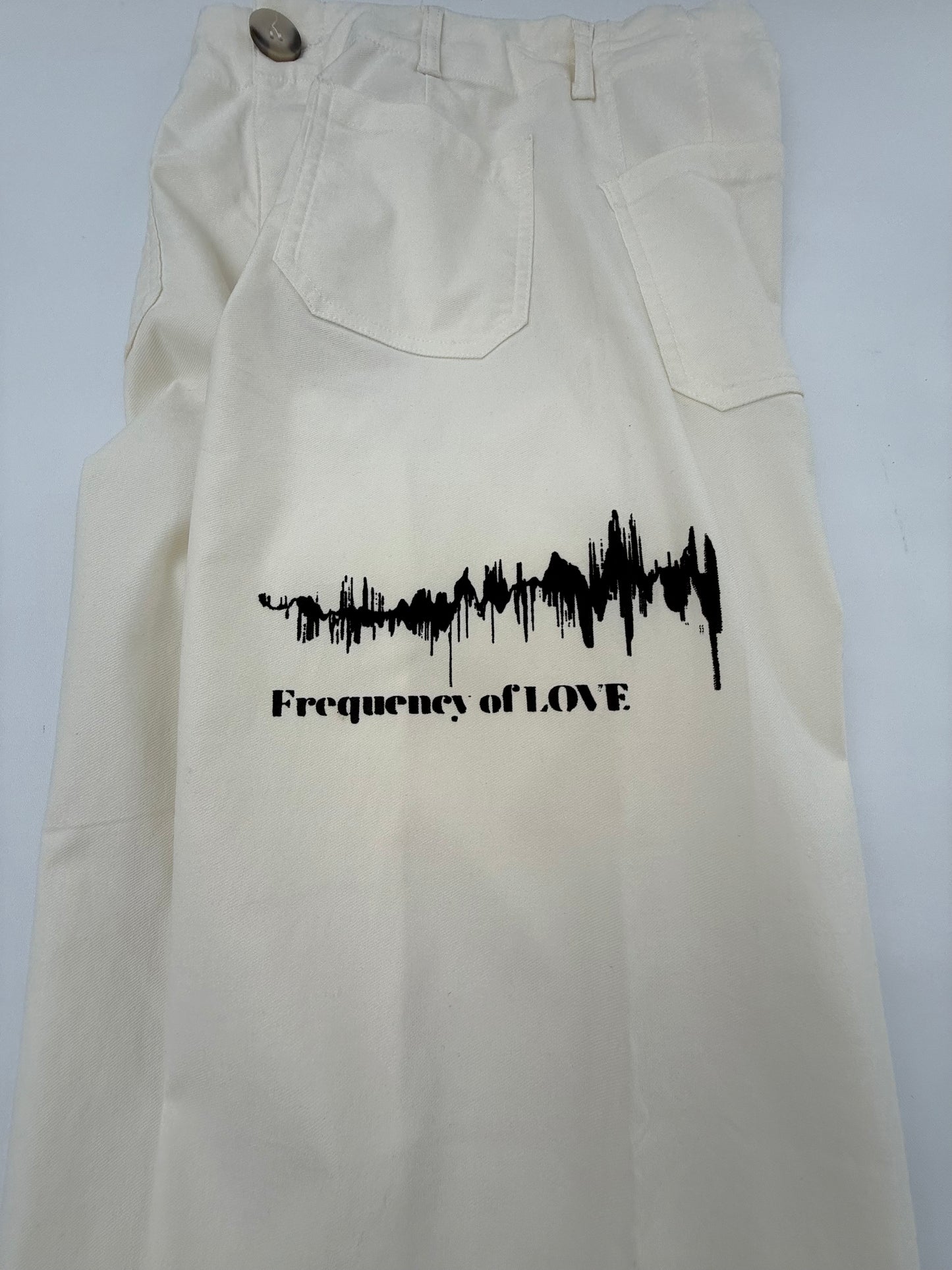 Frequency of Love Collection Women’s Cream Sailor Pocket Stretch Pants – Size 28 Waist