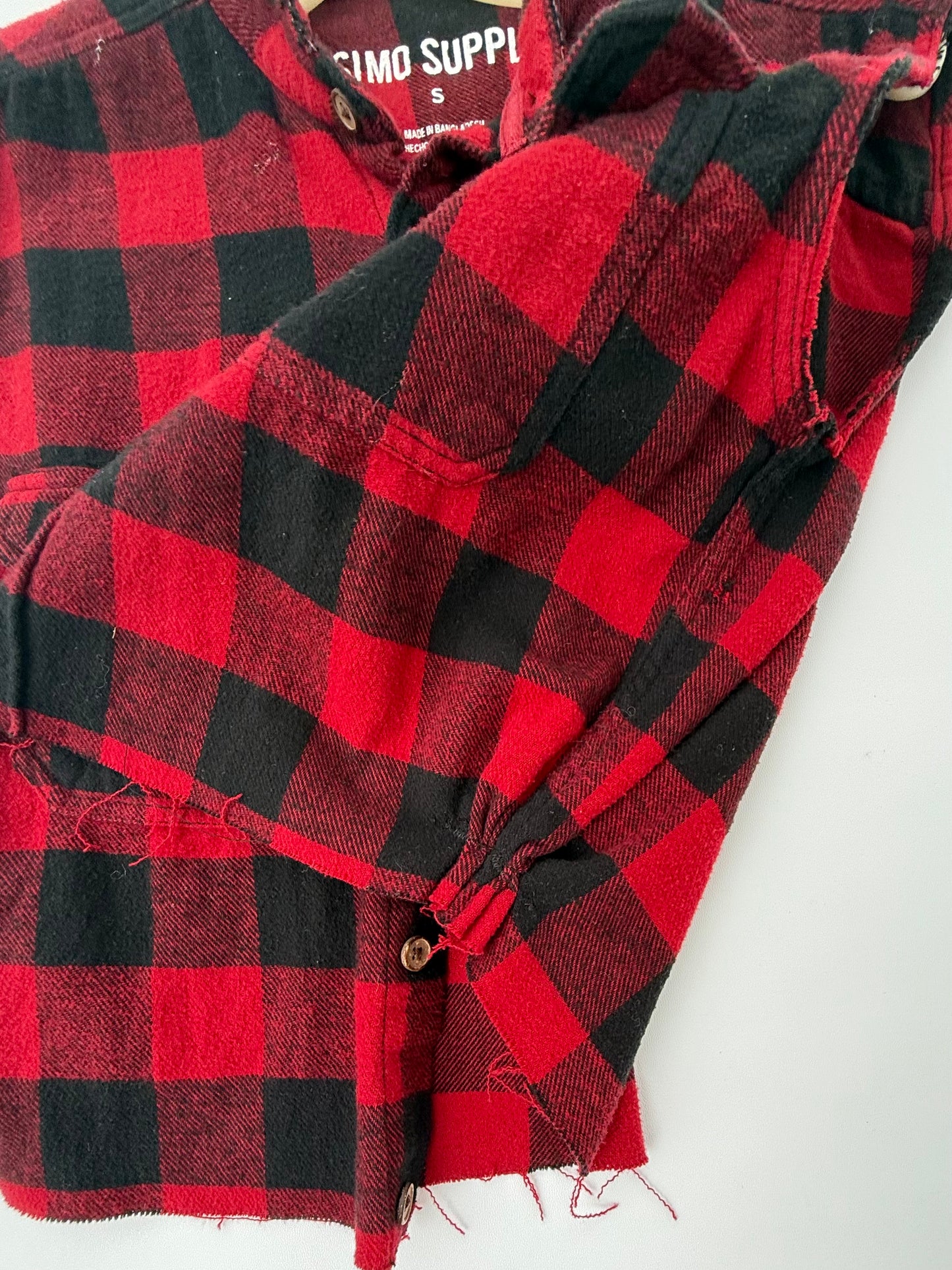 Undeniable Red & Black Cropped Flannel sleeveless top – Size Sm