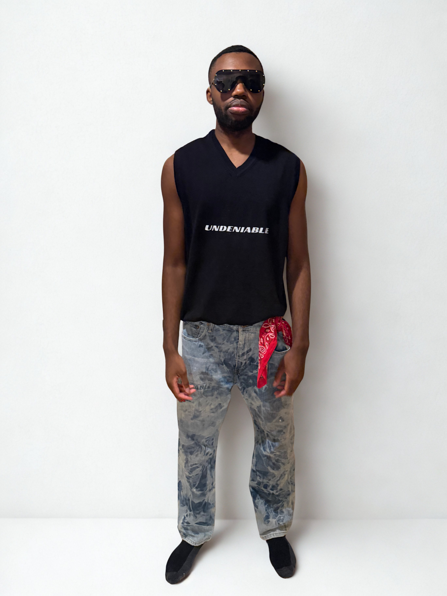 Voza Undeniable V-Neck Sweater Vest – Black (L)