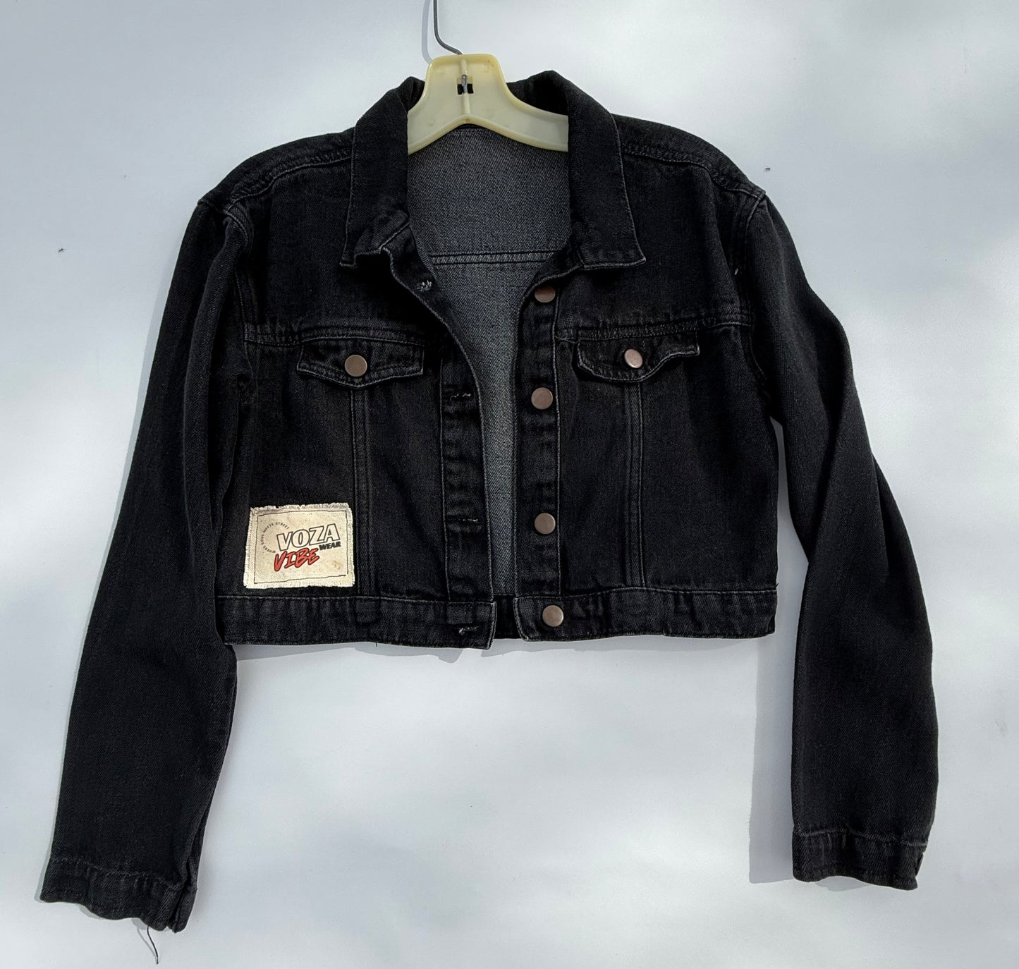 Crown Collection Women’s Black Cropped Denim Jacket – Size Small